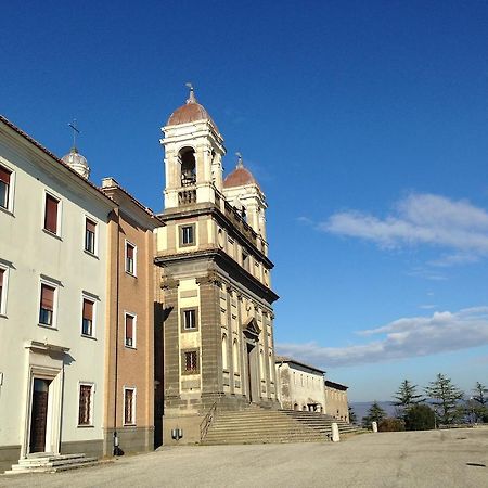 Monastero San Vincenzo - Casa Per Ferie Hotel Bassano Romano Bagian luar foto