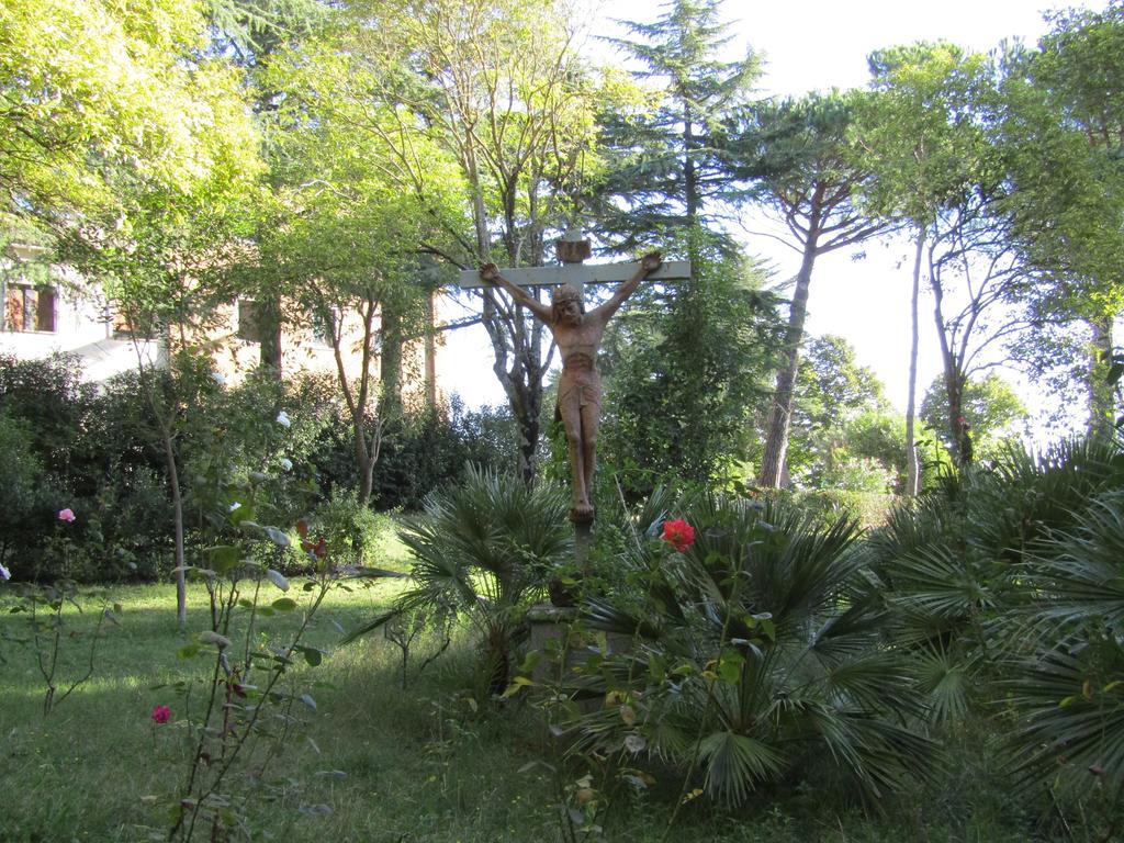 Monastero San Vincenzo - Casa Per Ferie Hotel Bassano Romano Bagian luar foto