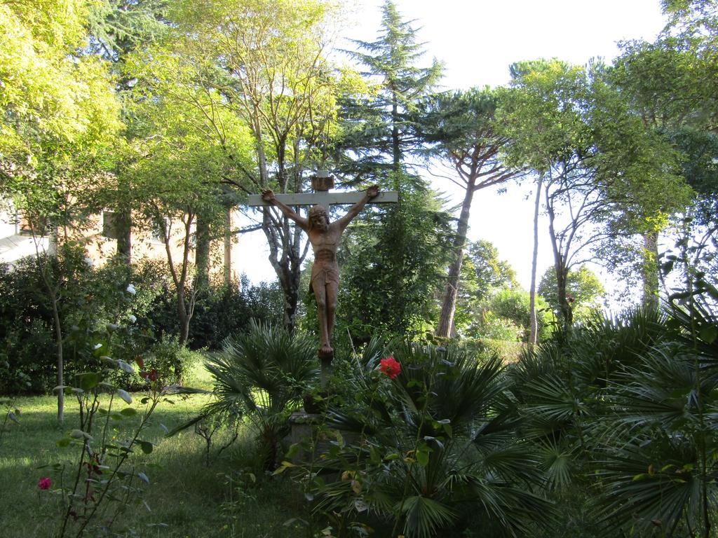 Monastero San Vincenzo - Casa Per Ferie Hotel Bassano Romano Bagian luar foto