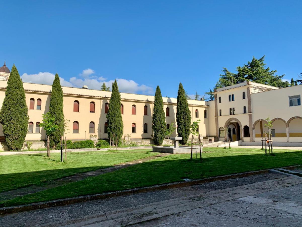 Monastero San Vincenzo - Casa Per Ferie Hotel Bassano Romano Bagian luar foto